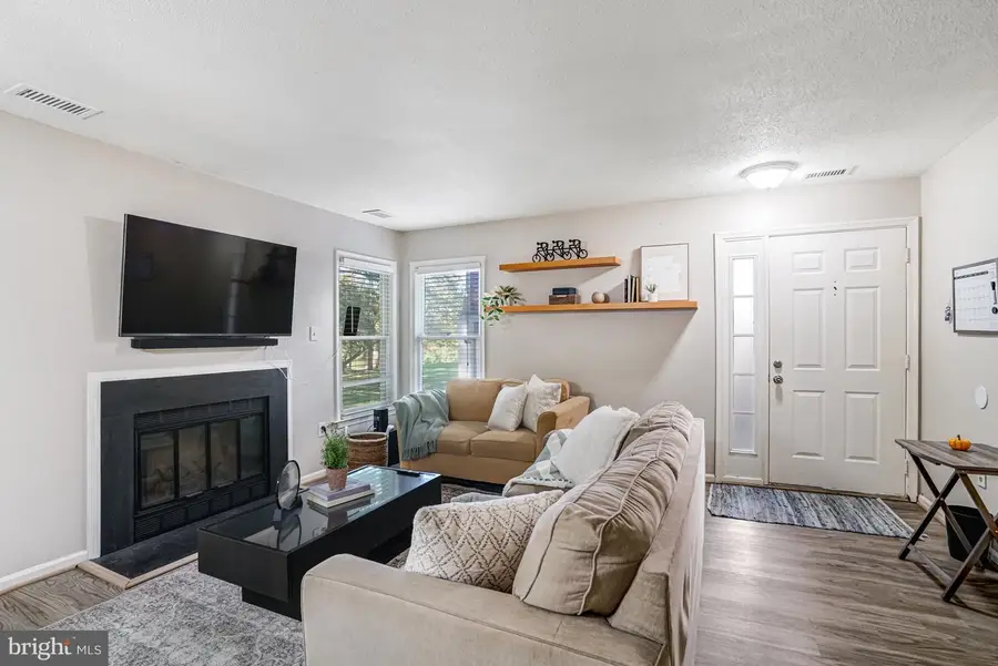 7598-l Lakeside Village Dr #l, Falls Church, VA 22042 - Image #2