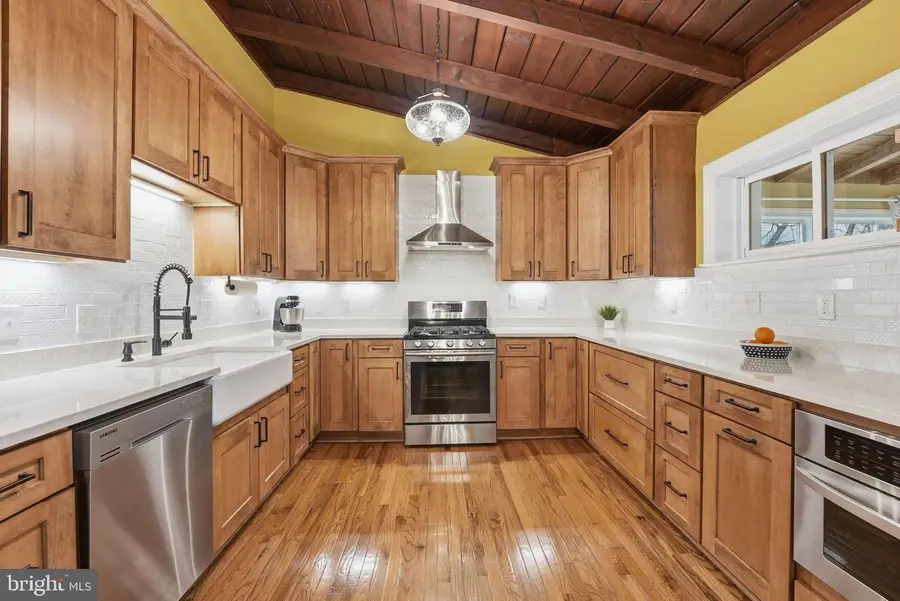 6803 Derrell Ct, Alexandria, VA 22307 - Image #2