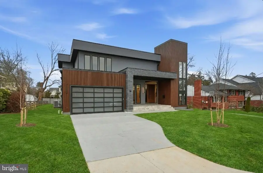 6910 Bright Ave, McLean, VA 22101 - Image #2