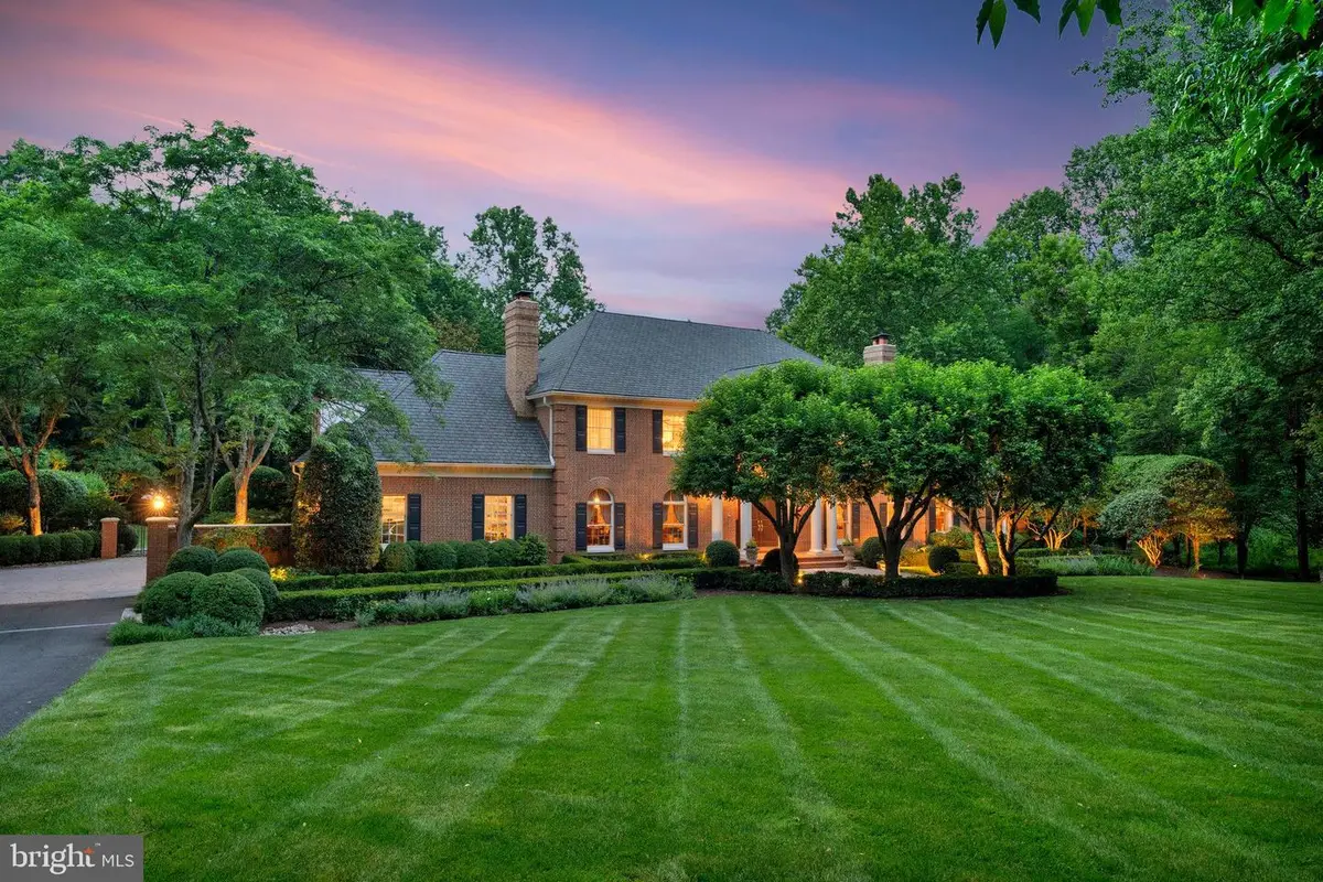 8014 Greenwich Woods Dr, McLean, VA 22102 - Image #1