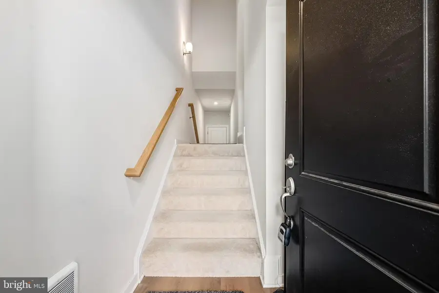 13508 Innovation Station Loop #3b, Herndon, VA 20171 - Image #3