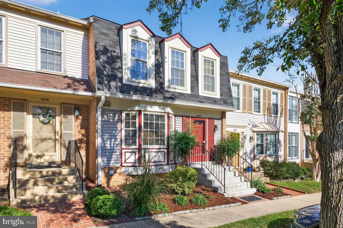 5654 Ridge View Dr, Alexandria, VA 22310 - Image #1