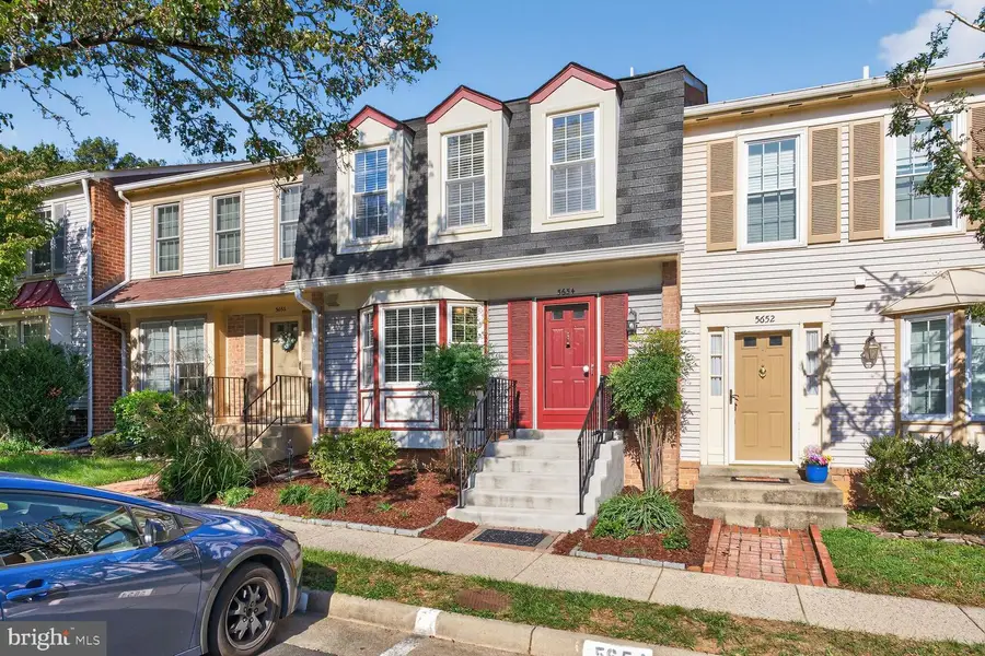 5654 Ridge View Dr, Alexandria, VA 22310 - Image #2