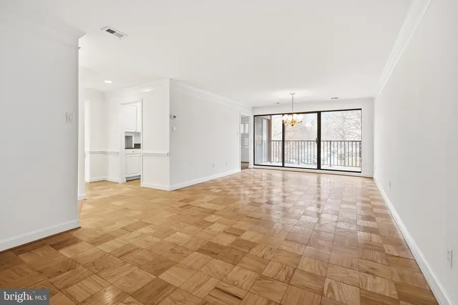 10300 Bushman Dr #201, Oakton, VA 22124 - Image #3