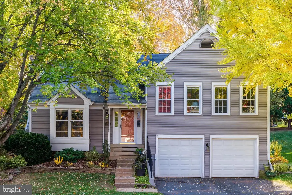 3919 Bokel Dr, Chantilly, VA 20151 - Image #1