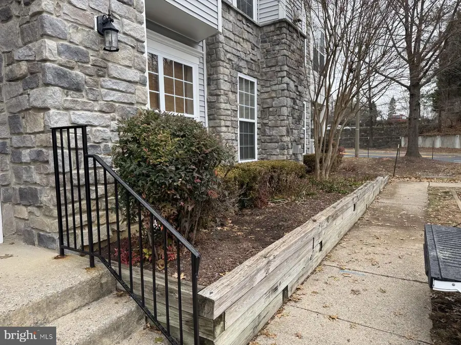 5963 Founders Hill Dr #201, Alexandria, VA 22310 - Image #2