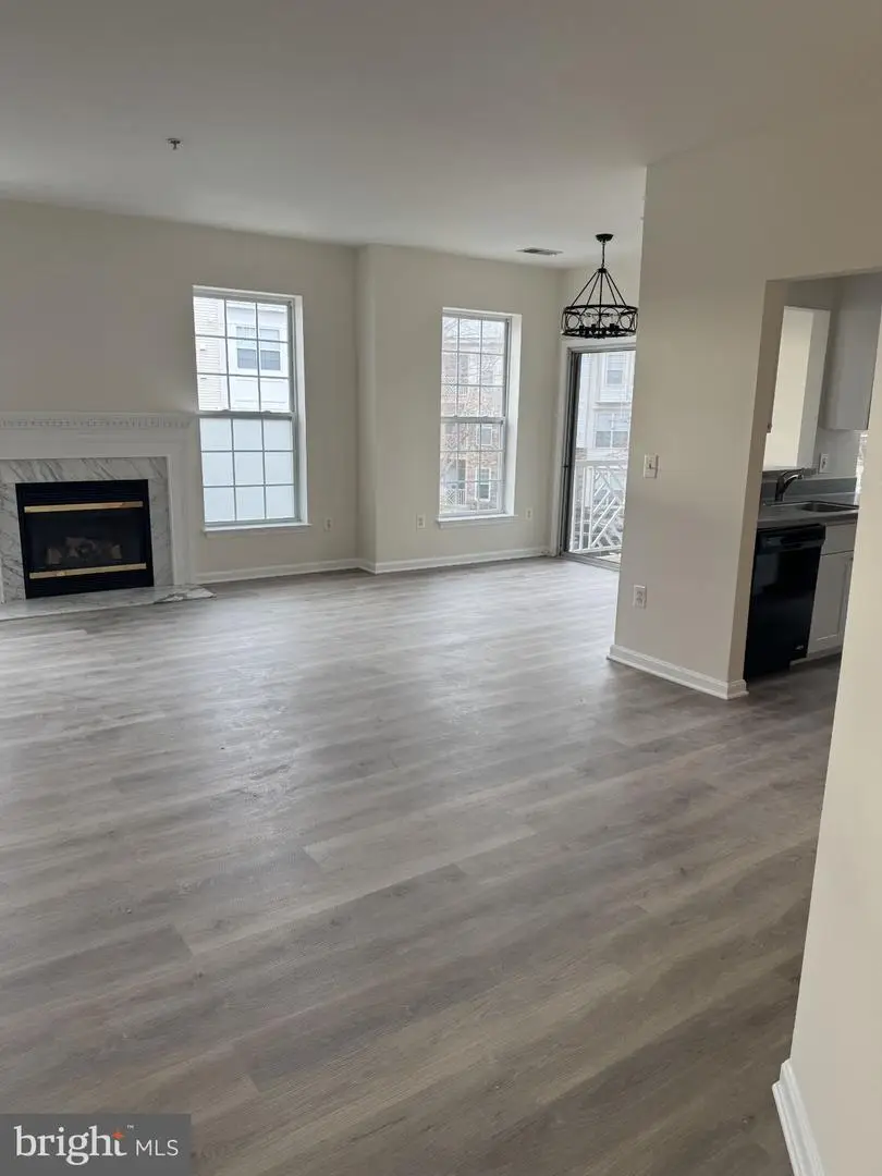 5963 Founders Hill Dr #201, Alexandria, VA 22310 - Image #3