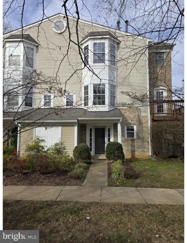 11701 Scooter Ln #192, Fairfax, VA 22030 - Image #1