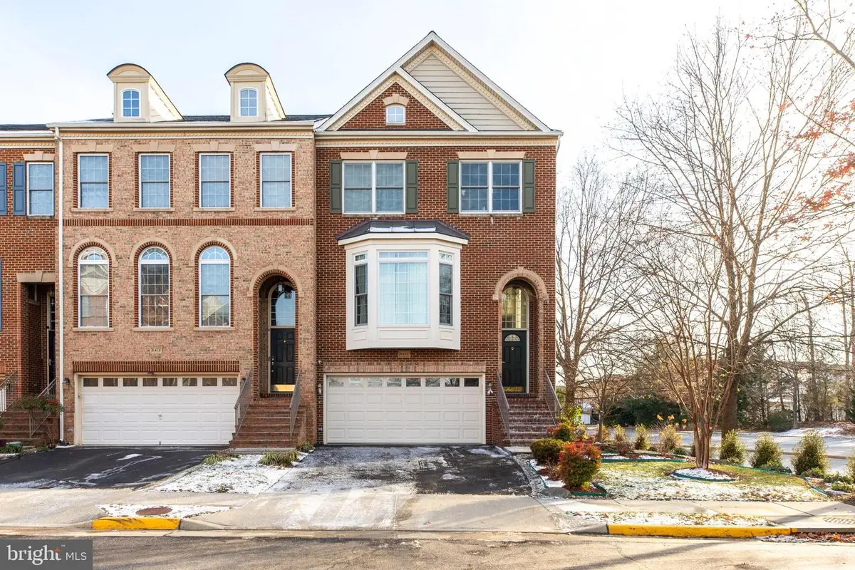 5410 Pachysandra Ln, Centreville, VA 20120 - Image #1