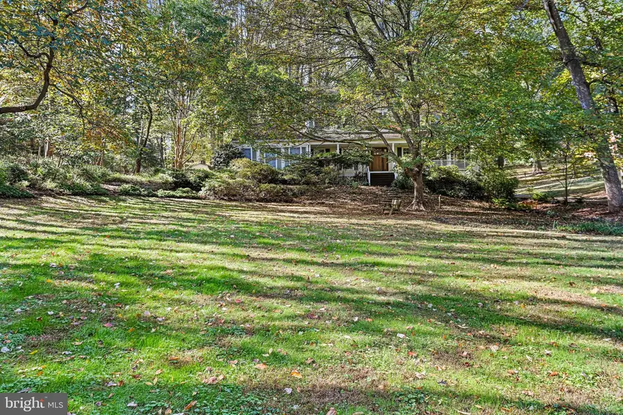 11273-a Waples Mill Rd, Oakton, VA 22124 - Image #2