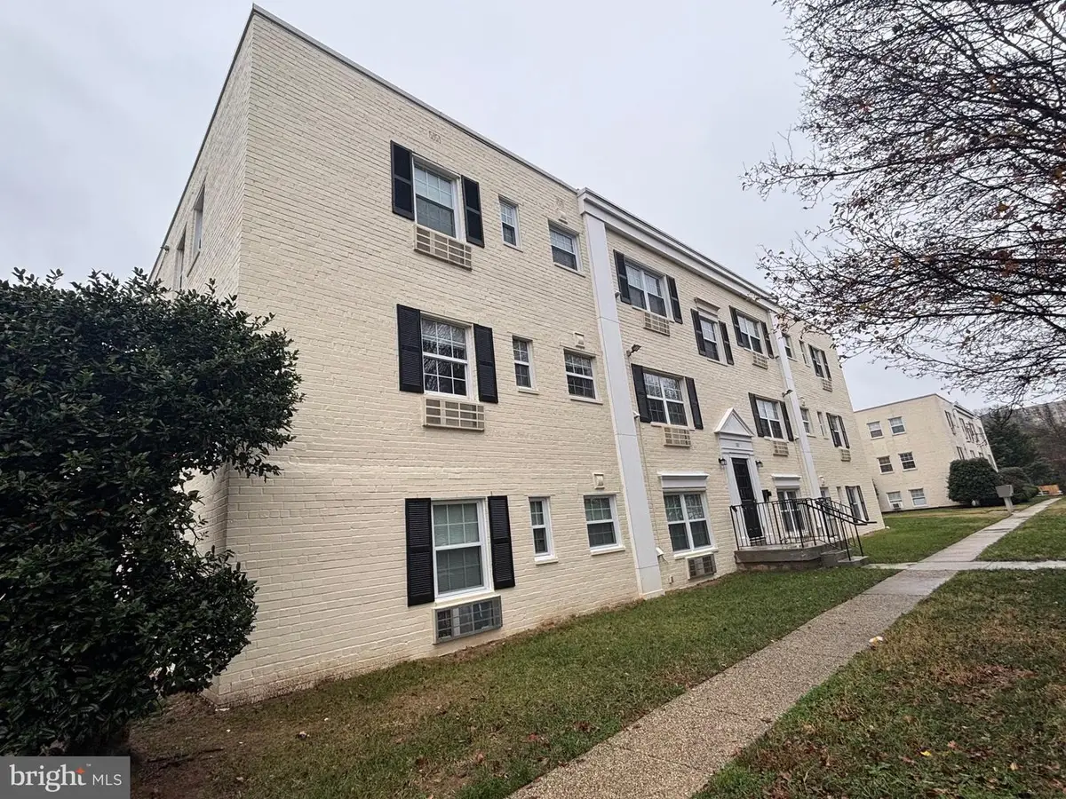 2237 Farrington Ave #101, Alexandria, VA 22303 - Image #1