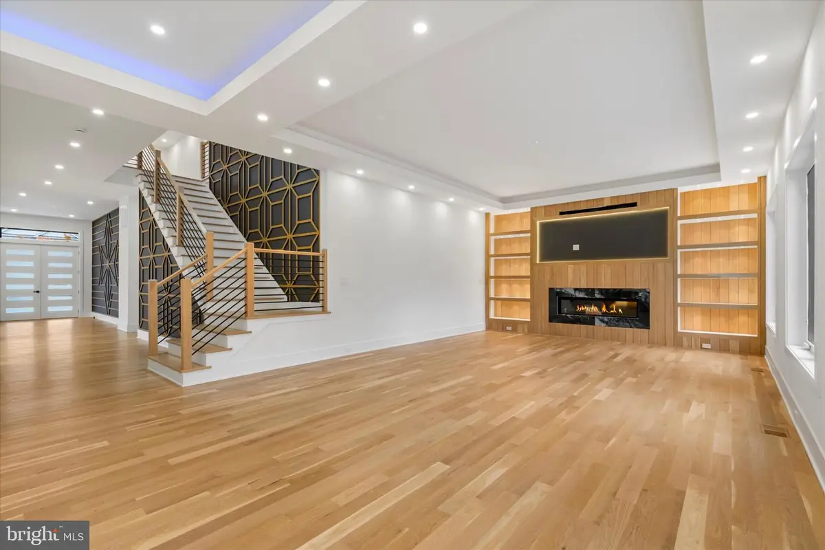 1832 Pimmit Dr, Falls Church, VA 22043 - Image #1