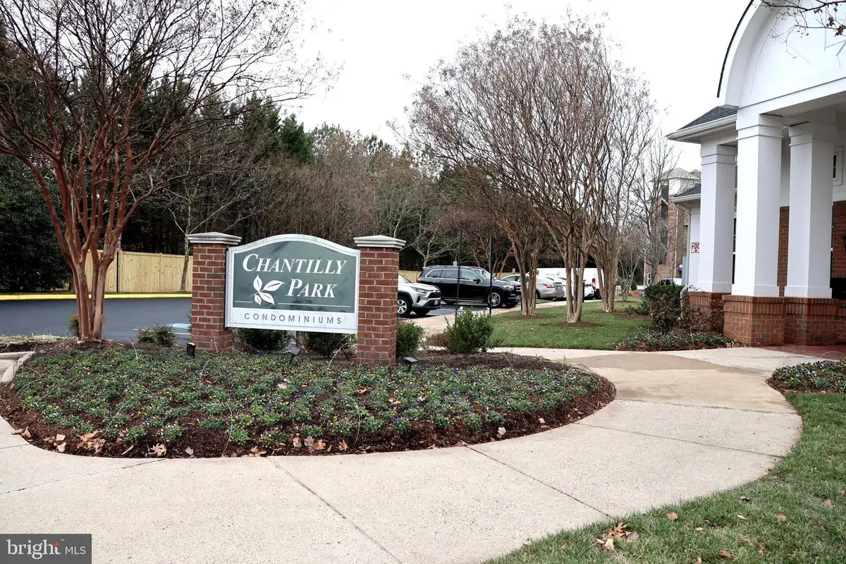 3820 Lightfoot St #316, Chantilly, VA 20151 - Image #1