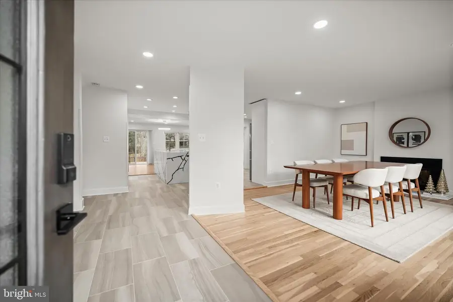 515 Woodland Ct Nw, Vienna, VA 22180 - Image #2