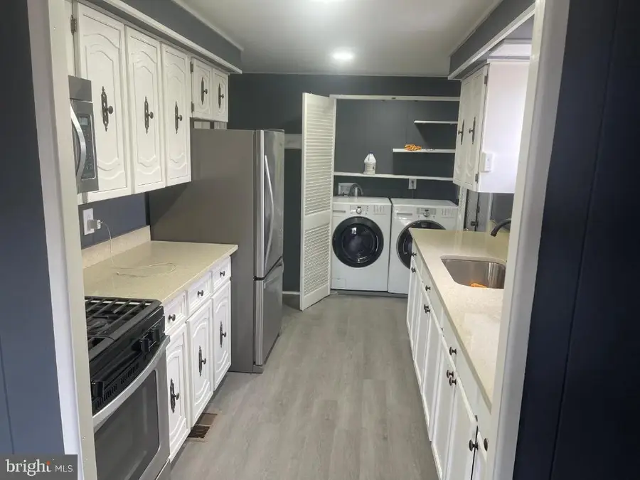 14731 National Dr, Chantilly, VA 20151 - Image #2