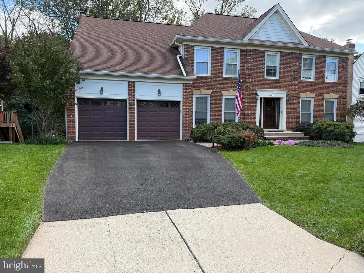 4407 Galesbury Ln, Chantilly, VA 20151 - Image #1