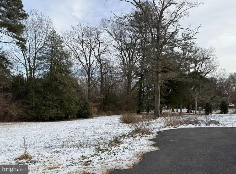 2807 Cedar Ln, Vienna, VA 22180 - Image #2