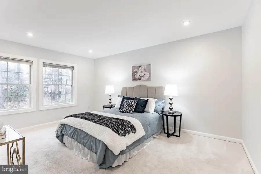 6020 Forrest Hollow Ln, Springfield, VA 22152 - Image #3