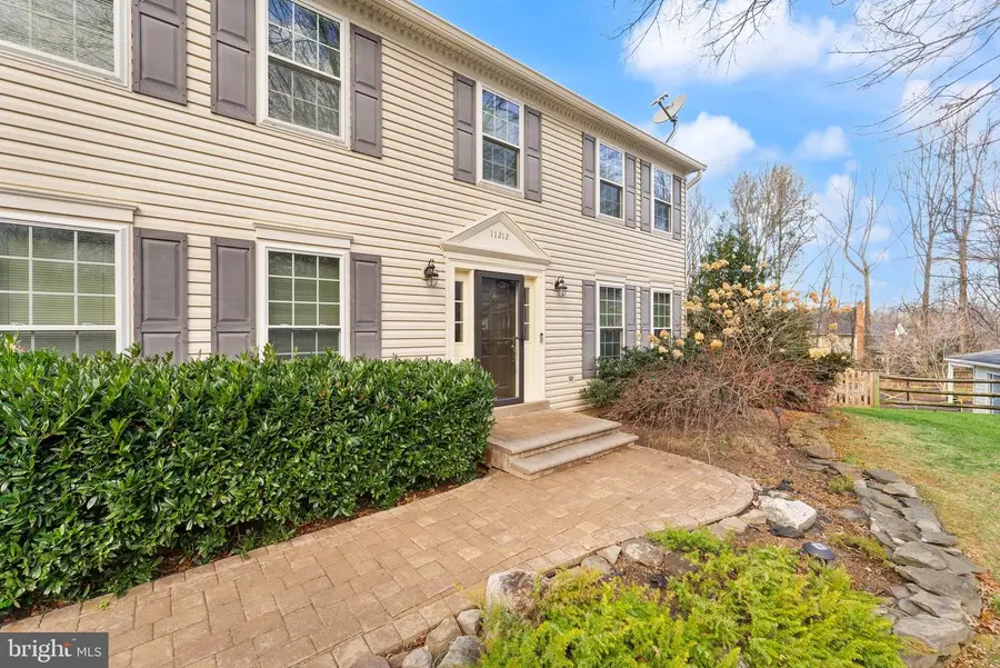 11212 Bradbury Ln, Reston, VA 20194 - Image #3