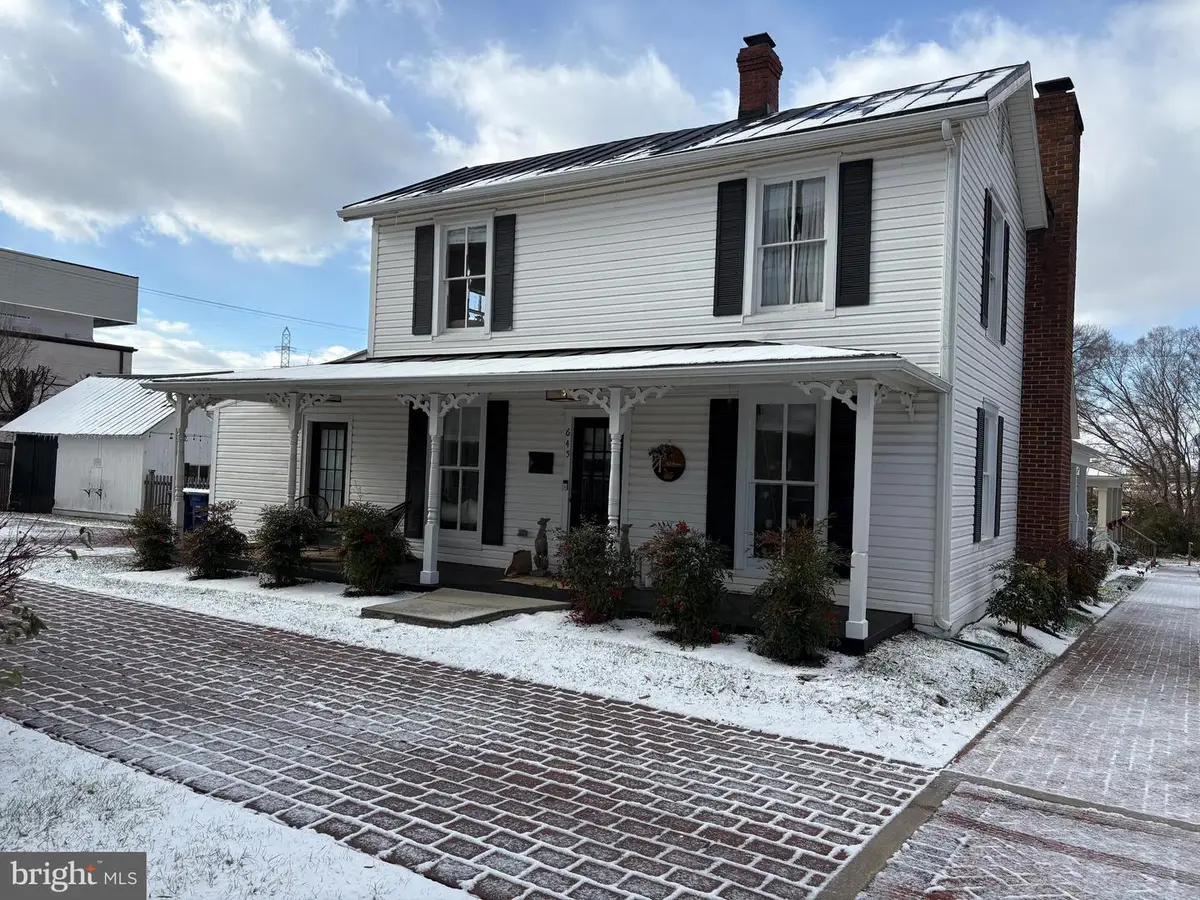 645 Jefferson St, Herndon, VA 20170 - Image #1