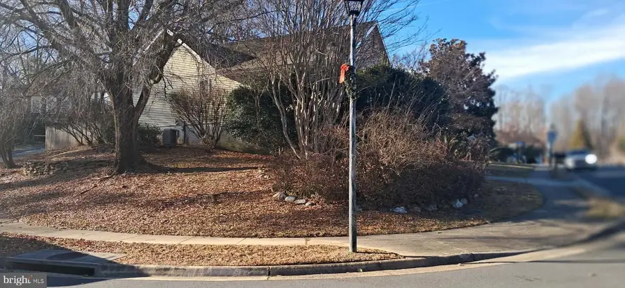 9217 Dorothy Ln, Springfield, VA 22153 - Image #2