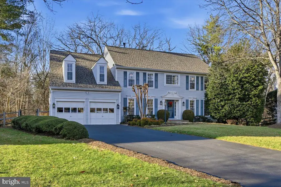 15456 Waters Creek Dr, Centreville, VA 20120 - Image #3