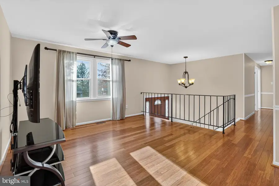 12608 Little Stones Ln, Herndon, VA 20170 - Image #3