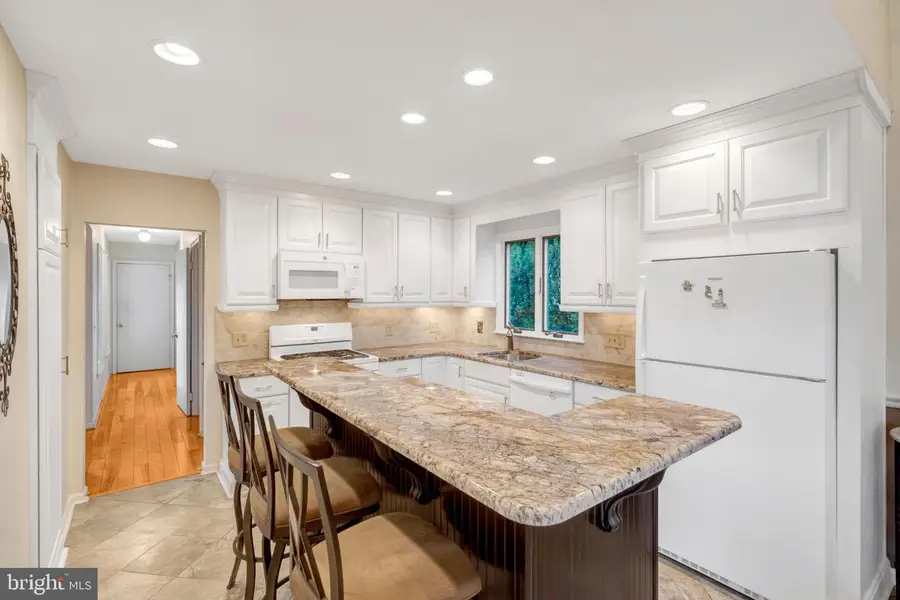 14404 Coachway Dr, Centreville, VA 20120 - #3