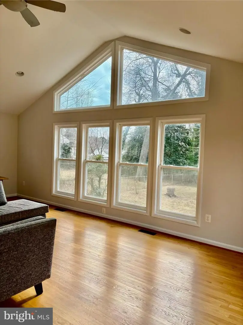 7013 Kenfig Pl, Falls Church, VA 22042 - Image #3