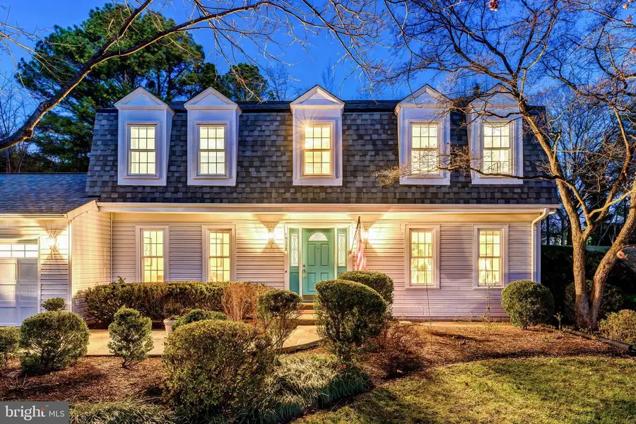 10332 Dunn Meadow Rd, Vienna, VA 22182 - Image #2