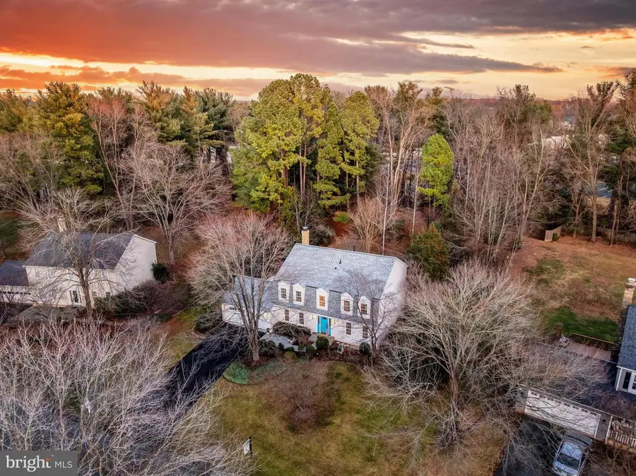 10332 Dunn Meadow Rd, Vienna, VA 22182 - Image #3