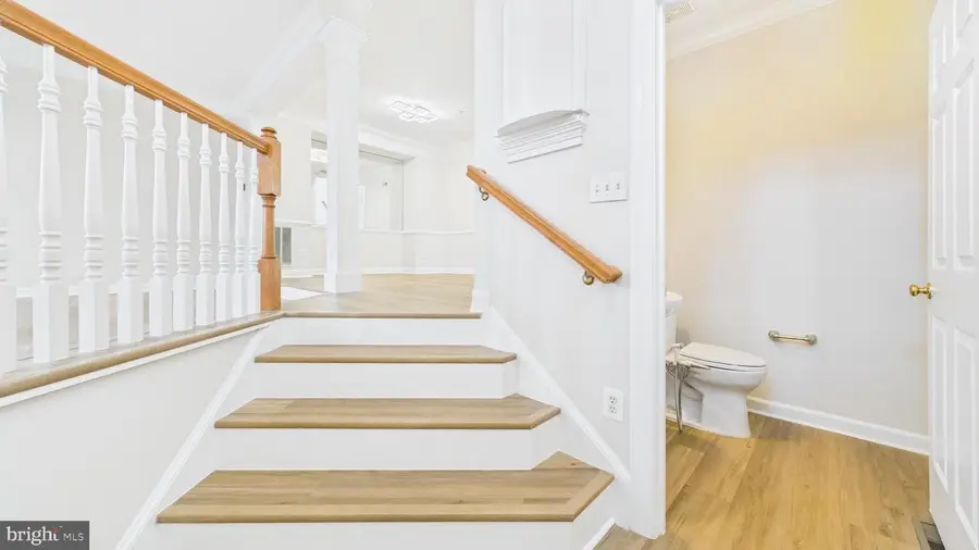 12413 Dorforth Dr, Fairfax, VA 22033 - Image #3