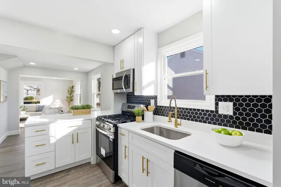 6735 Gouthier Rd, Falls Church, VA 22042 - Image #2