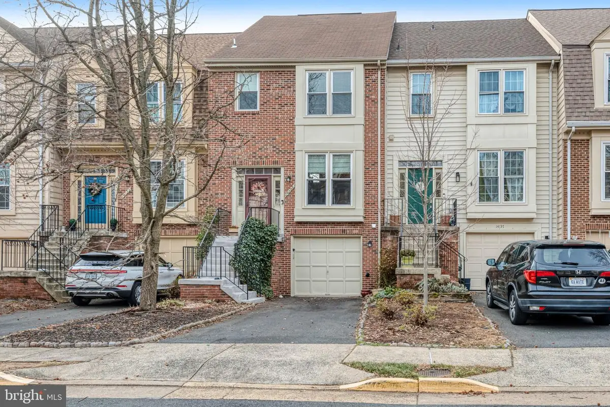 14135 Betsy Ross Ln, Centreville, VA 20121 - Image #1