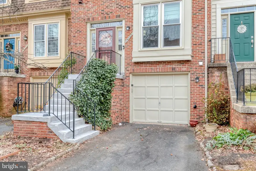 14135 Betsy Ross Ln, Centreville, VA 20121 - Image #2