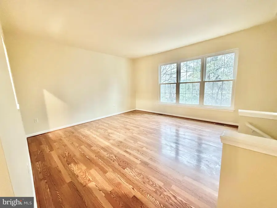 13246 Coppermill Dr, Herndon, VA 20171 - Image #3