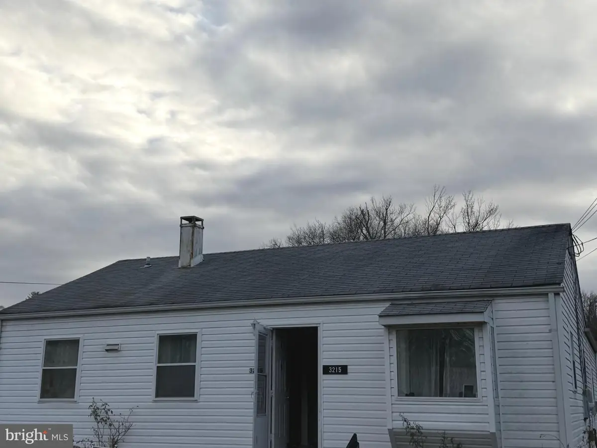 3215 Campbell Dr, Alexandria, VA 22303 - Image #1