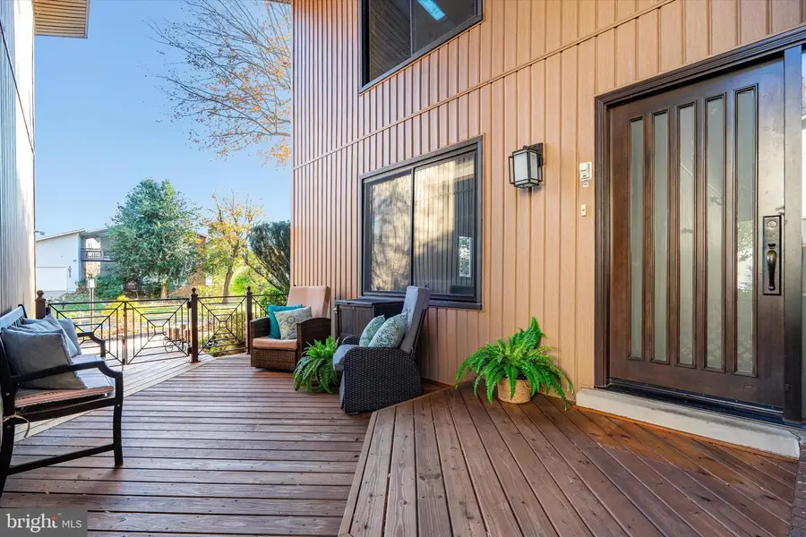 10518 Acacia Ln, Fairfax, VA 22032 - Image #3