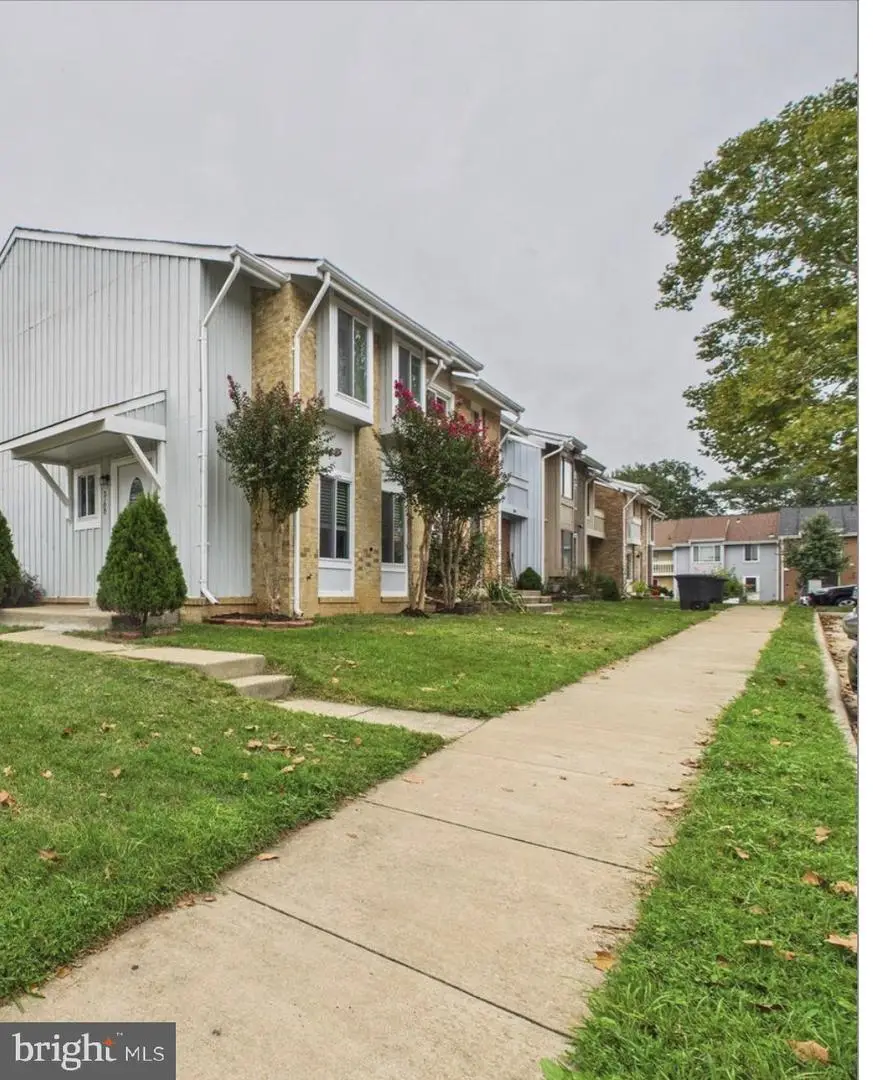 2104 Berger Pl, Herndon, VA 20170 - Image #2