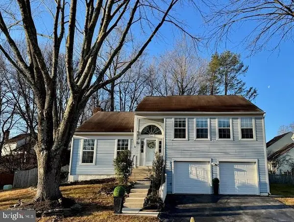 9005 Triple Ridge Rd, FAIRFAX STATION, VA 22039