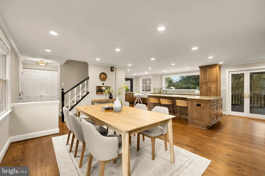 909 Cantle Ln, Great Falls, VA 22066 - Image #2