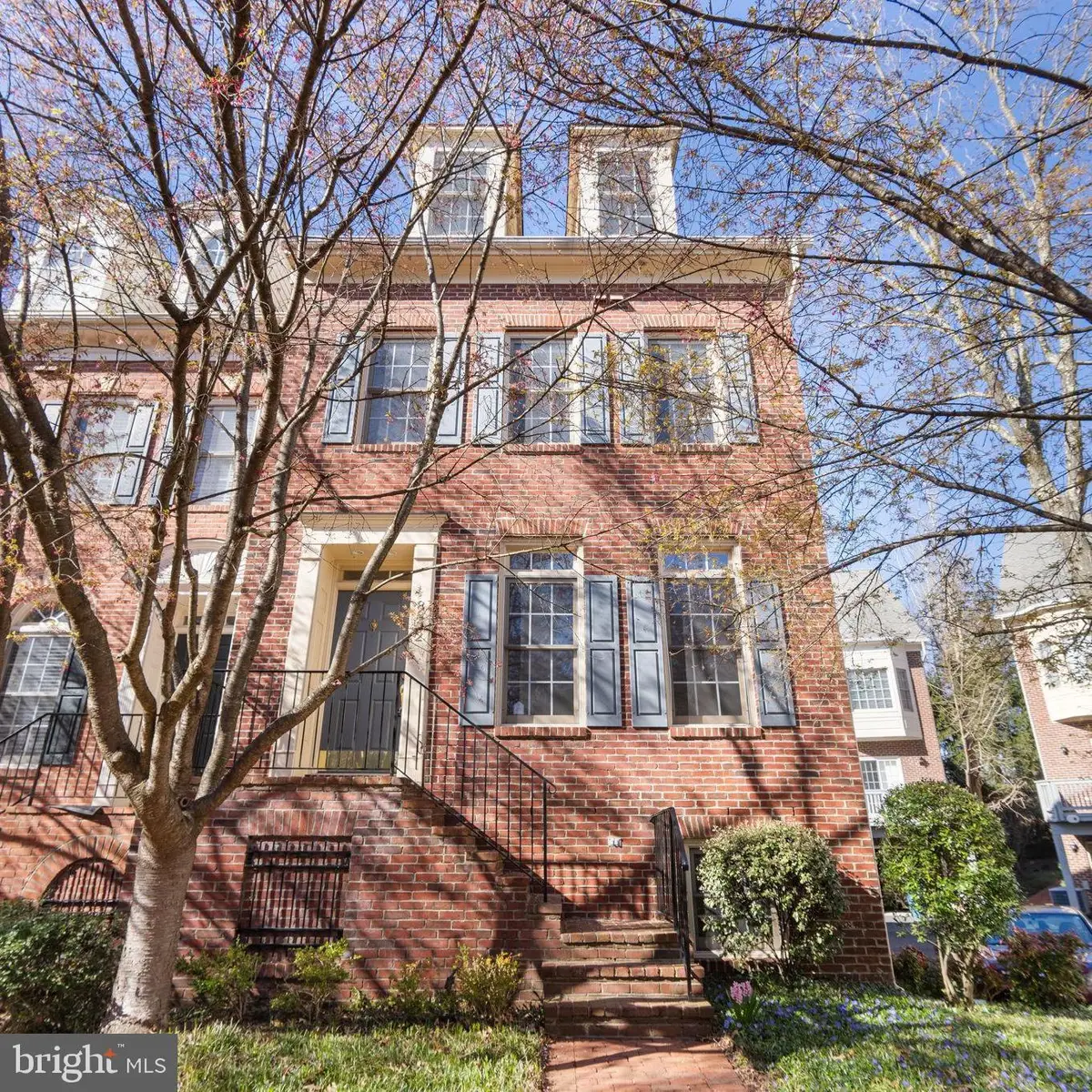 8882 Ashgrove House Ln, Vienna, VA 22182 - Image #1