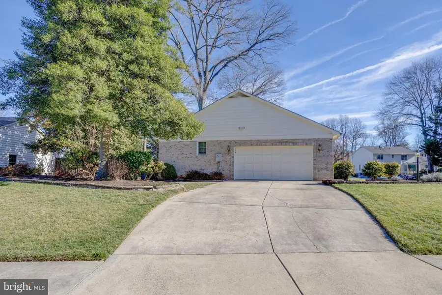 9800 Ceralene Dr, Fairfax, VA 22032 - Image #3