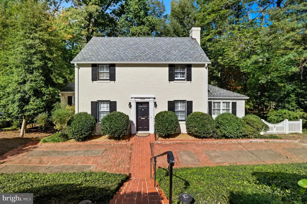 6032 Grove Dr, Alexandria, VA 22307 - Image #1