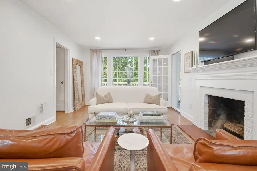 6032 Grove Dr, Alexandria, VA 22307 - Image #3