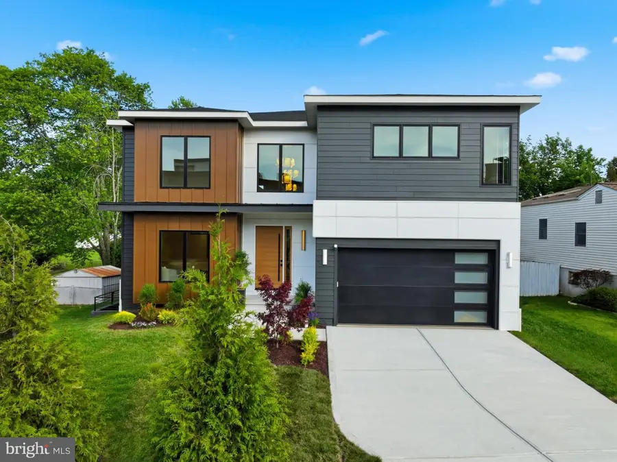 7421 Magarity Rd, Falls Church, VA 22043 - #2