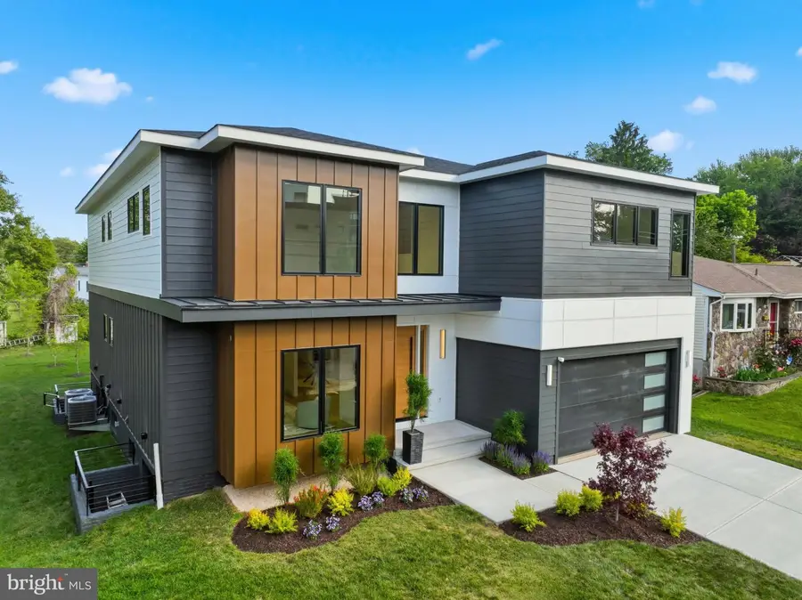 7421 Magarity Rd, Falls Church, VA 22043 - #3