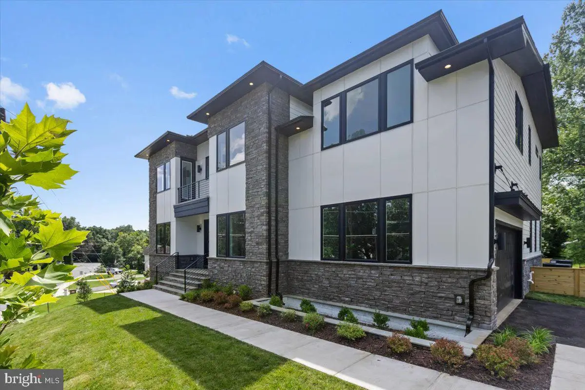 6511 Ivy Hill Dr, McLean, VA 22101 - Image #1