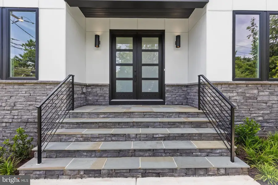 6511 Ivy Hill Dr, McLean, VA 22101 - Image #3