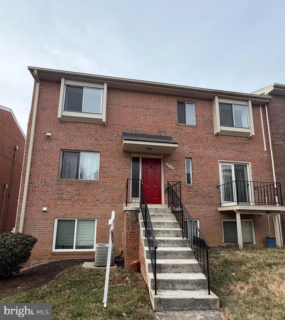 4597 Logsdon Dr #36, Annandale, VA 22003 - Image #1